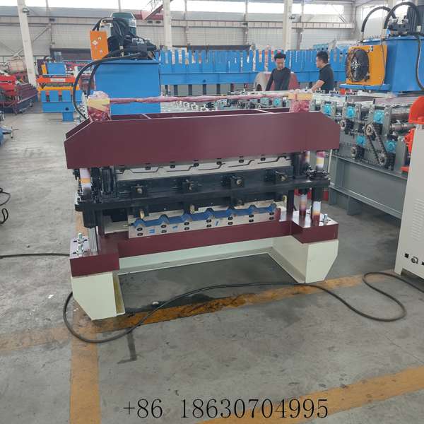 Front view of the 1000+1000 two profiles roof panel roll former with XINNUO nameplate and two stacked forming layers