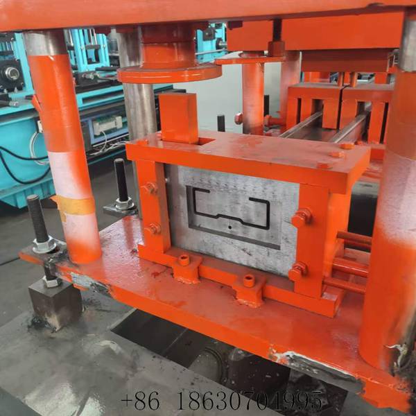Hydraulic die shearing unit for C channel profile